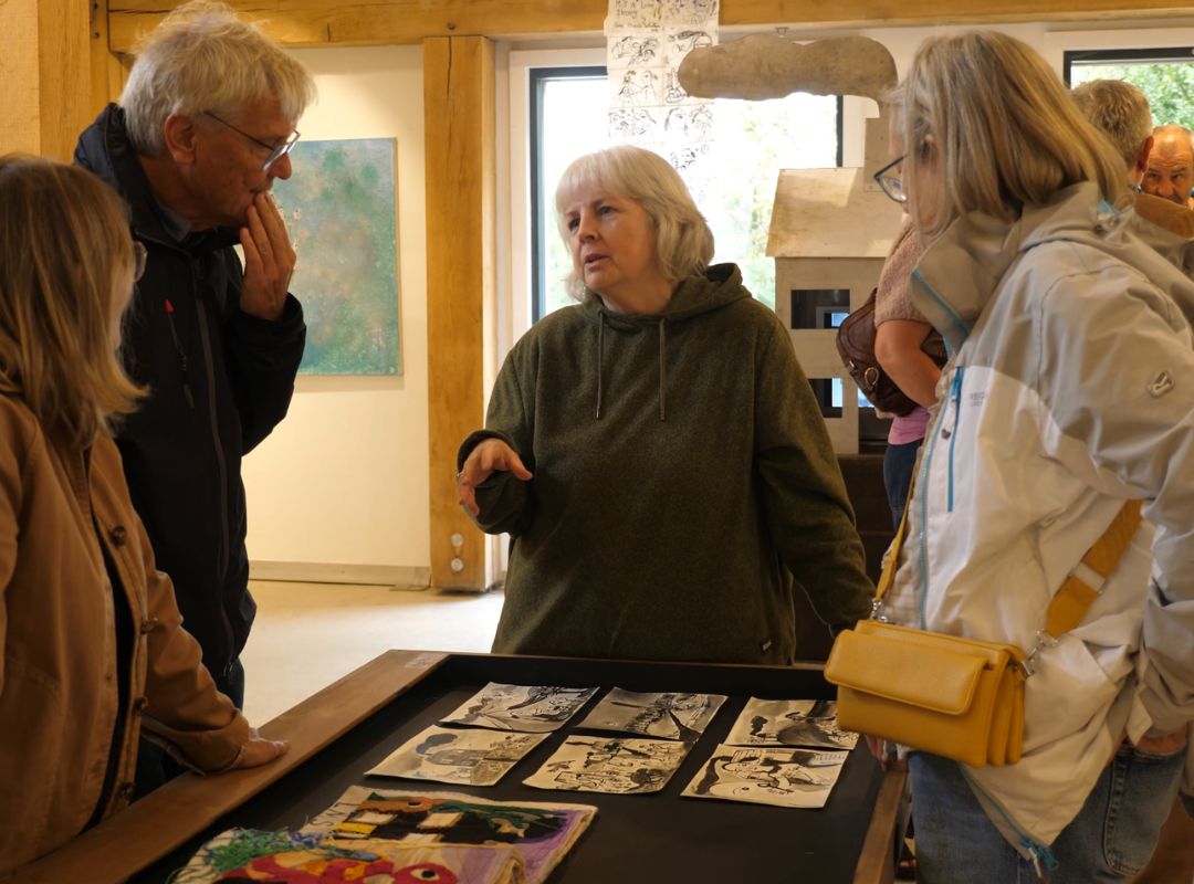 Ann Marie Whitton discussing her work with visitors to Tremenheere Gallery Ann Marie Whitton discussing her work with visitors to Tremenheere Gallery